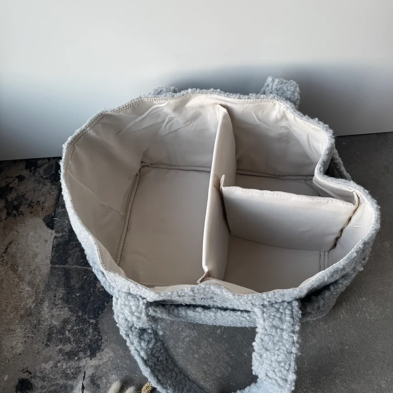 Fluffy Organizer Bag - Ice