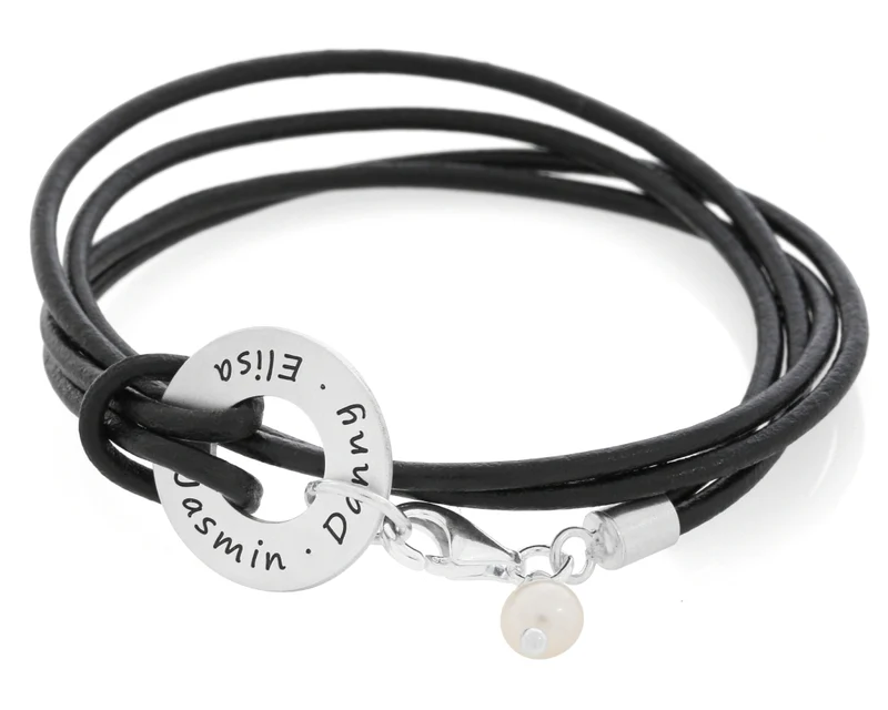 LEDERARMBAND MIT GRAVUR ANHÄNGER, SILBERANHÄNGER MIT NAMEN