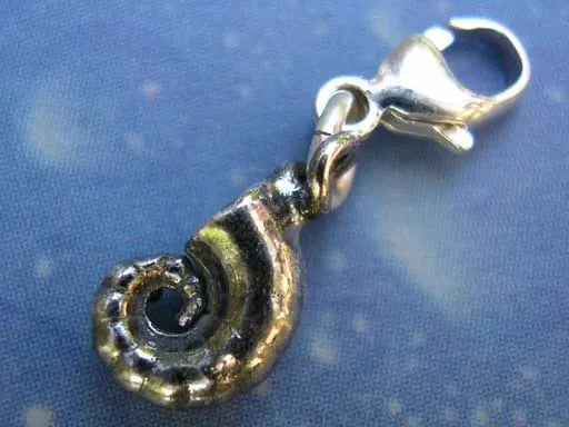 Posthornschnecke xxs Charms mit Karabiner
