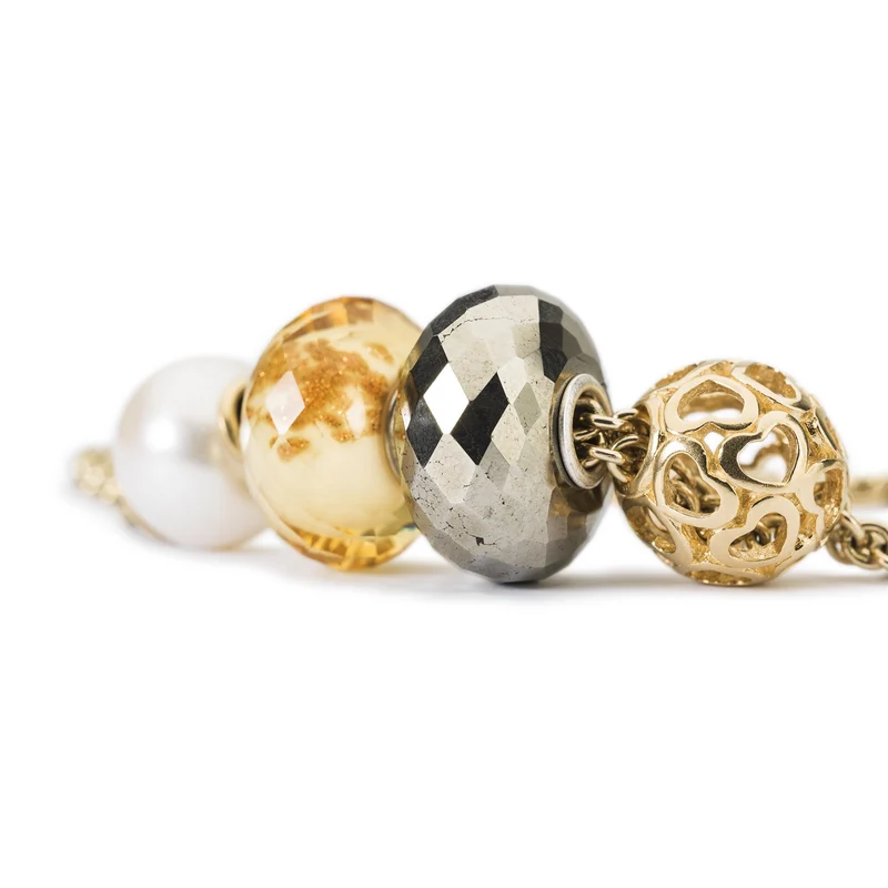 Bedeckt mit Liebe, Gold