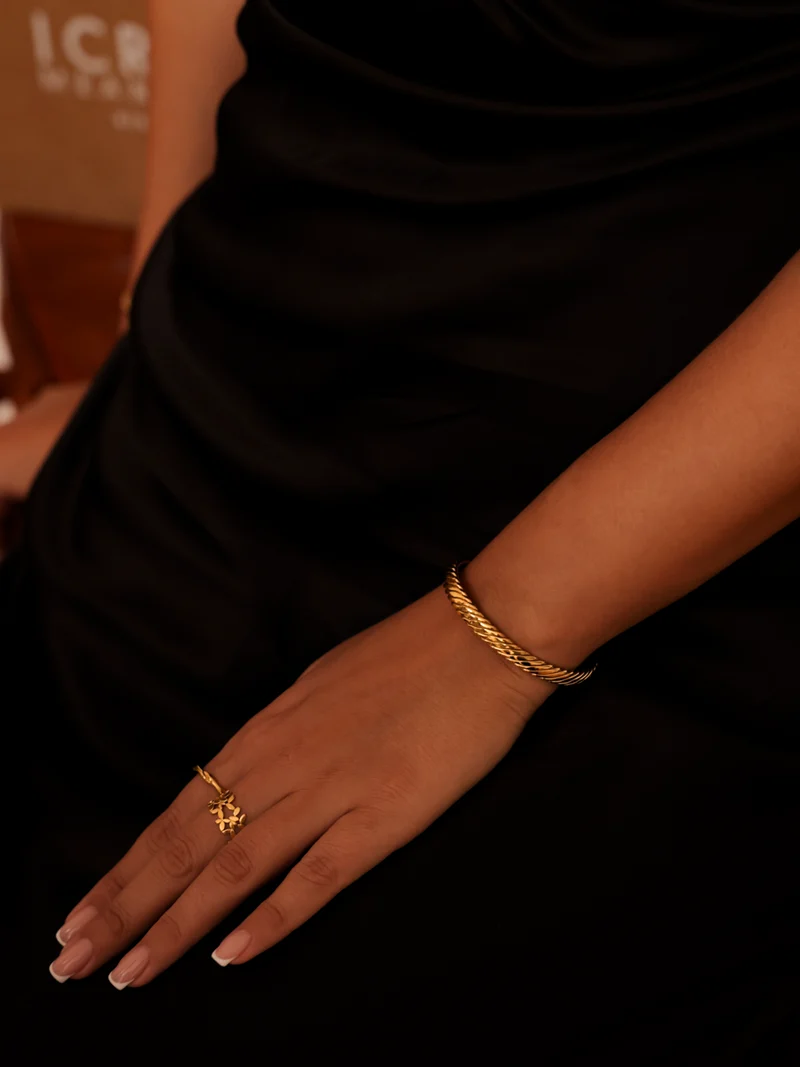 Gentle Swirl Armcuff