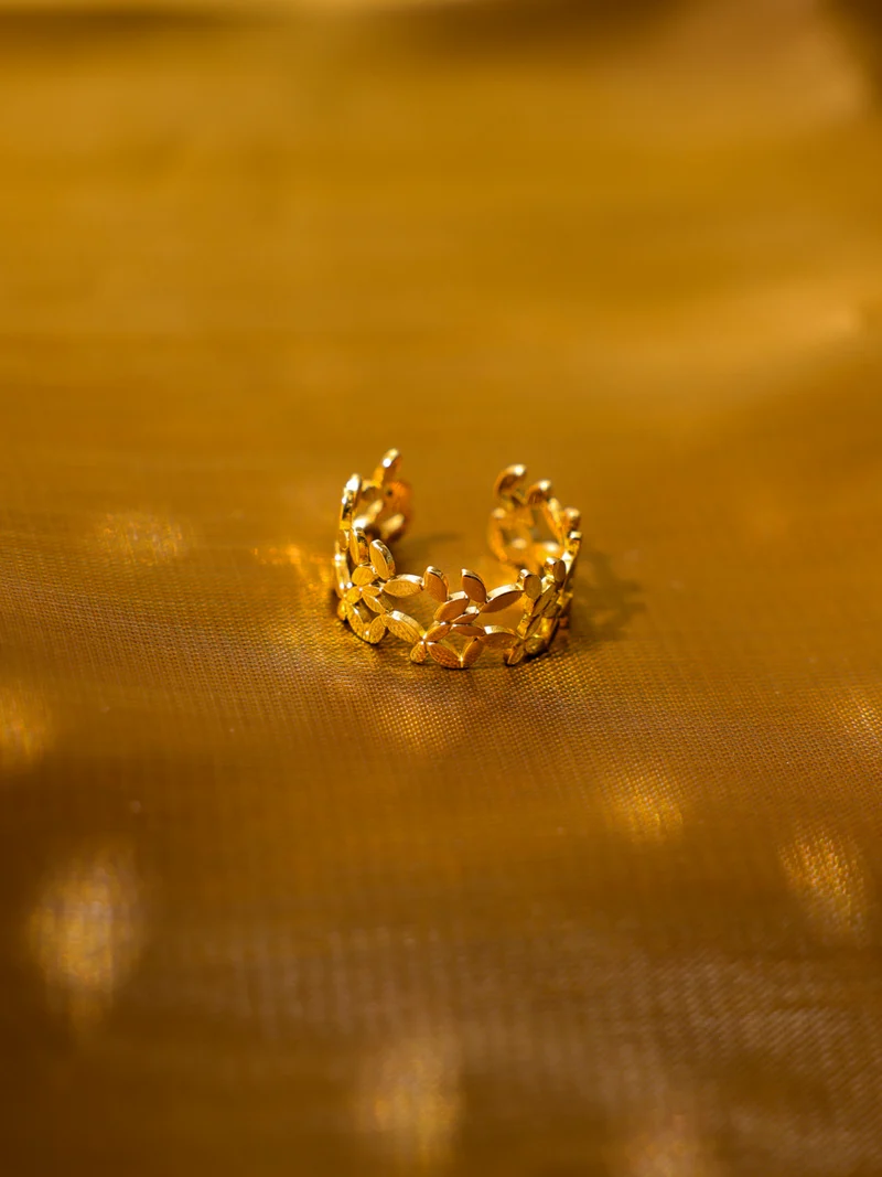 Leafy Charm Ring