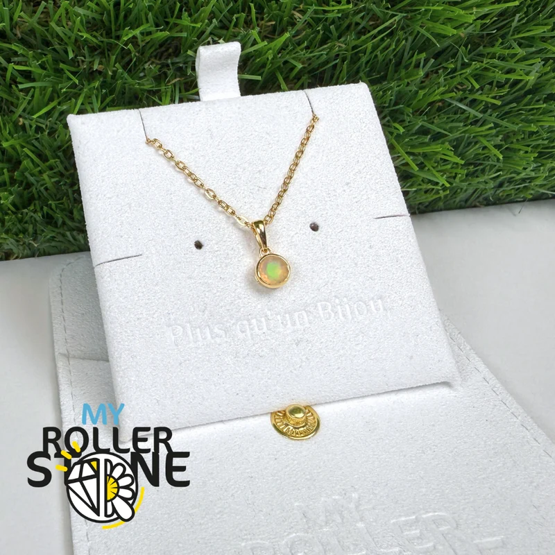 Runder Solitäranhänger mit äthiopischem Opal, 925er Sterlingsilber, vergoldet