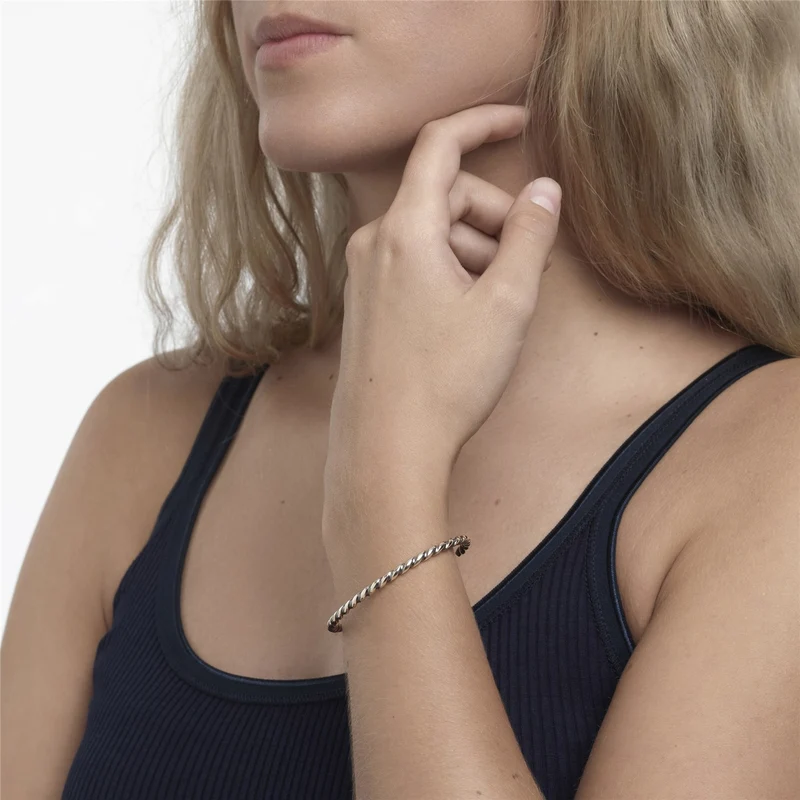 Gedrehte Armspange, silber