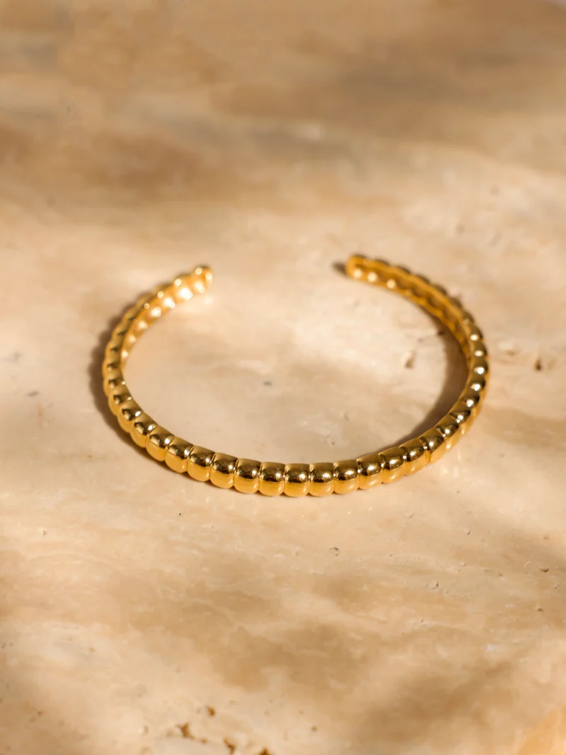 Lustrous Wave Armcuff