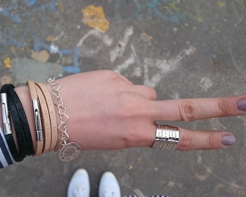 HUMAN RIGHTS JEWELLERY RING MENSCHENRECHTE DESIGNERRING GOLD SCHMUCK ONLINE