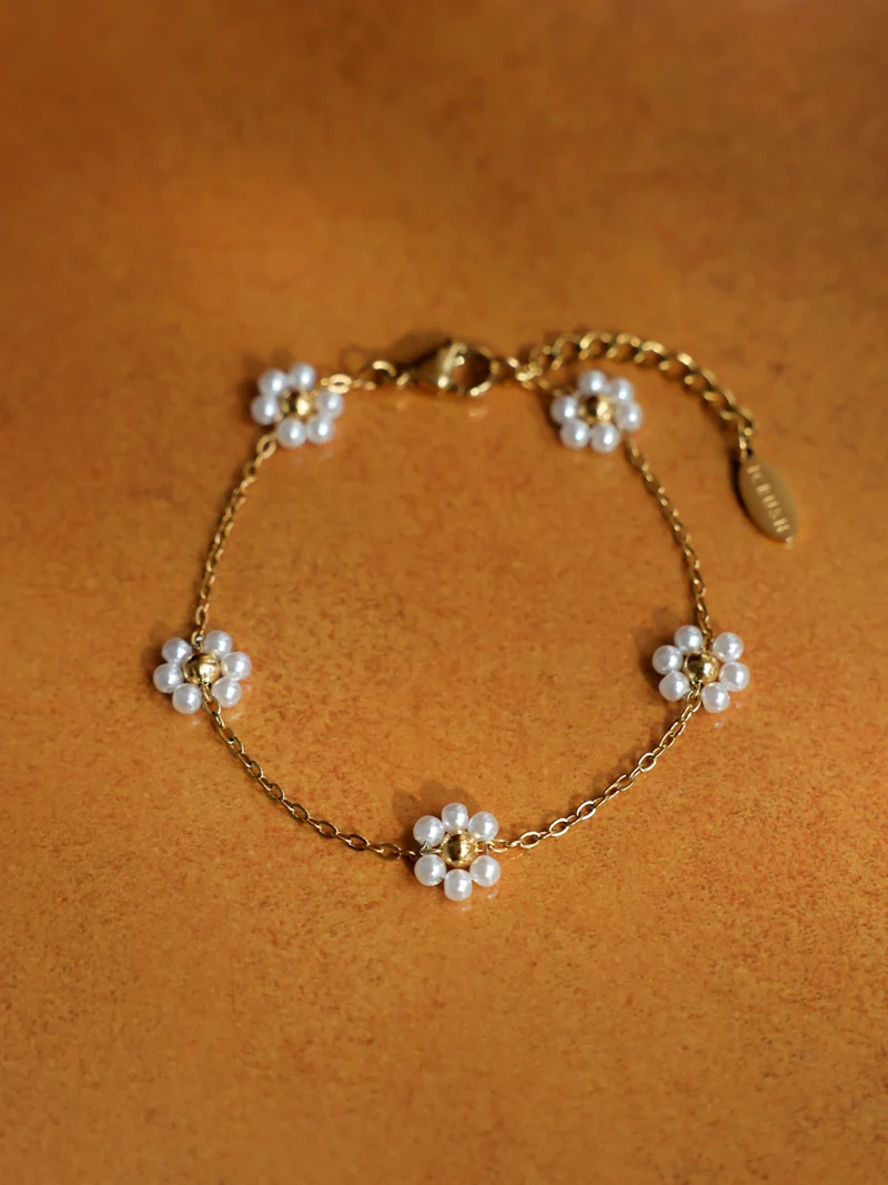 Blossom Moment White ARMBAND