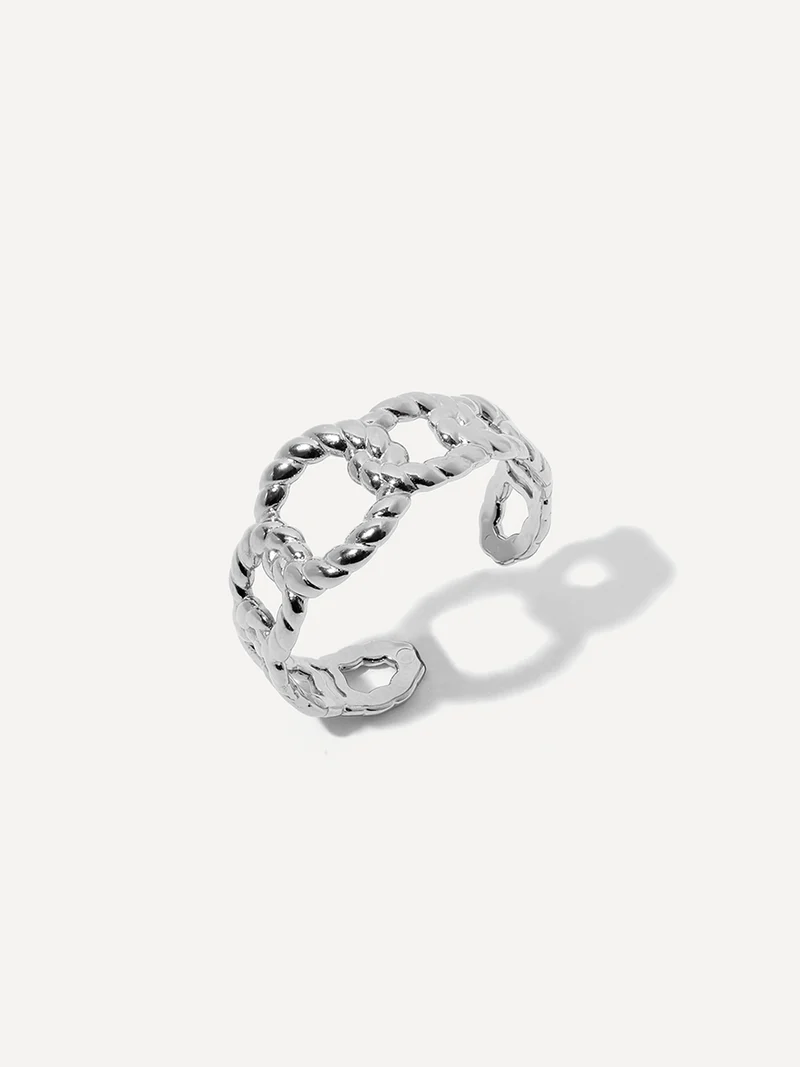 Exquisite Link Ring