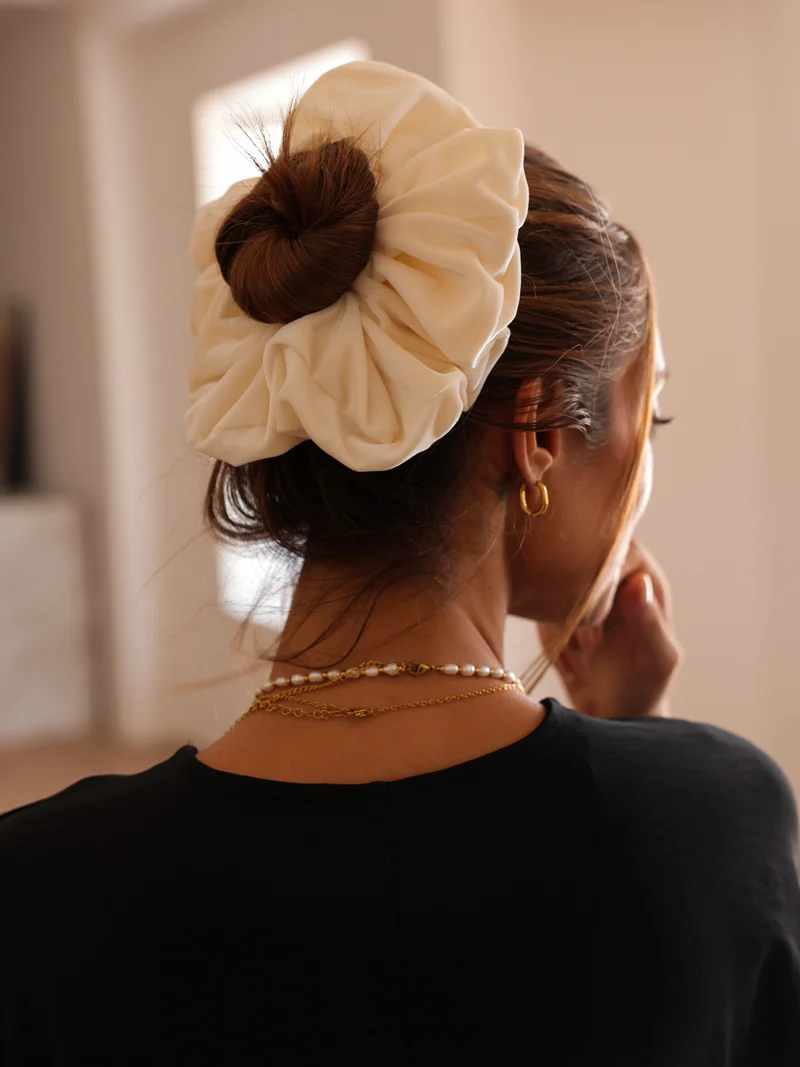 Velvet Dream Off-white Scrunchie
