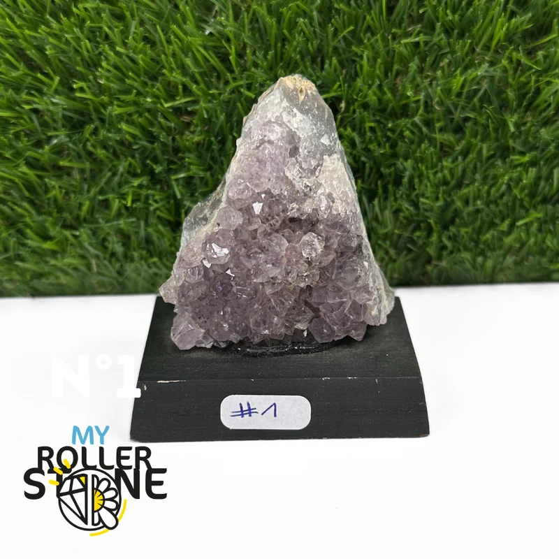 Amethyst auf Sockel