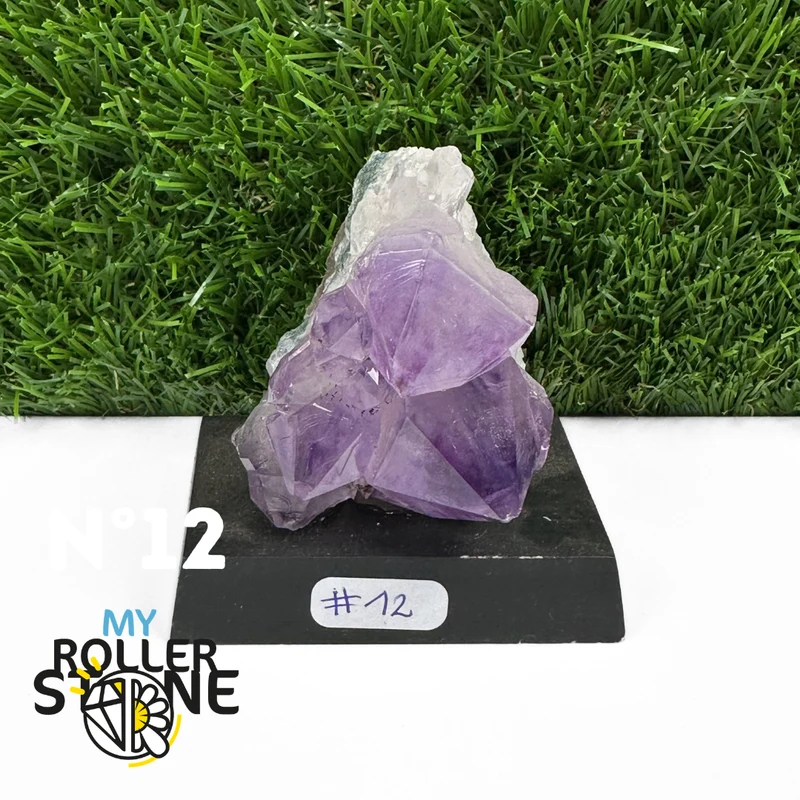 Amethyst auf Sockel