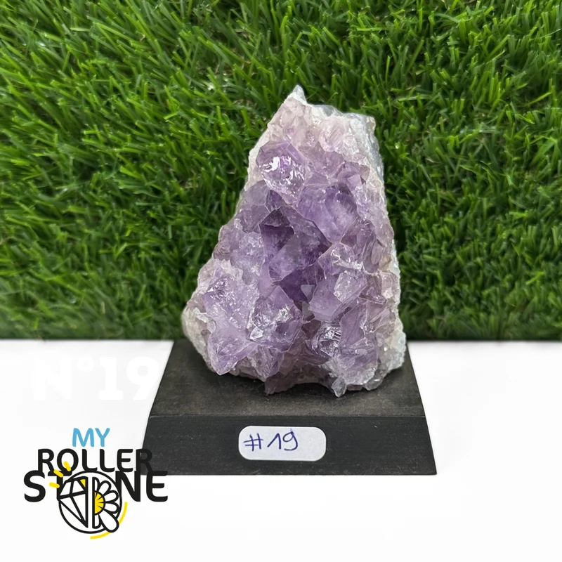Amethyst auf Sockel