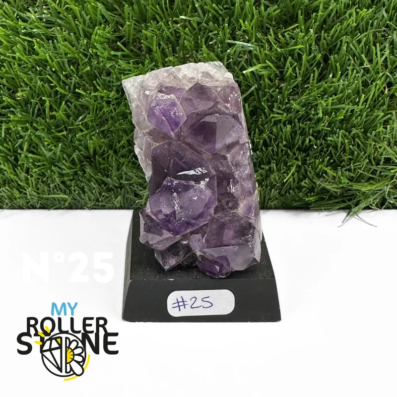 Amethyst auf Sockel