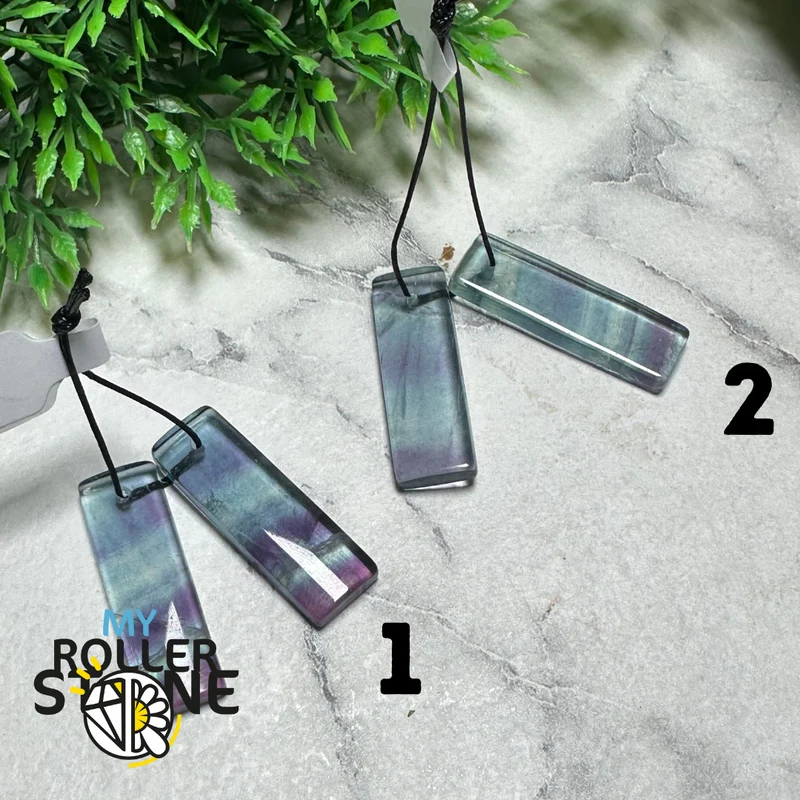 Paar gebohrte rechteckige Fluorit-Cabochons