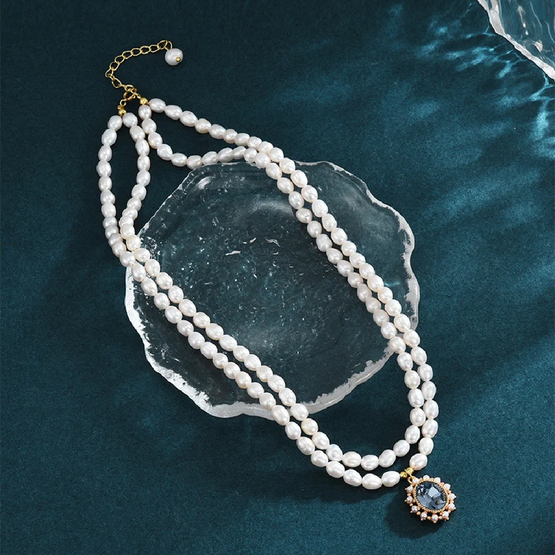 Halskette mit Vintage-Edelstein-Anhänger