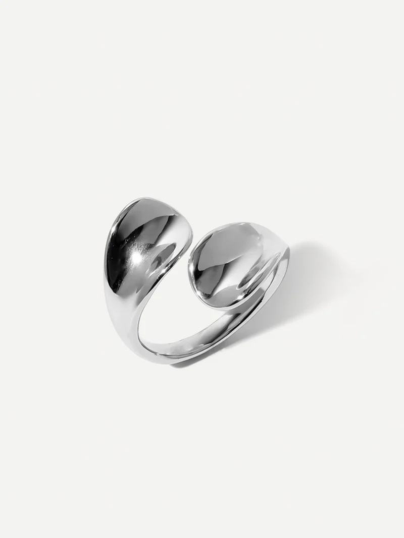 Curved Elegance Ring
