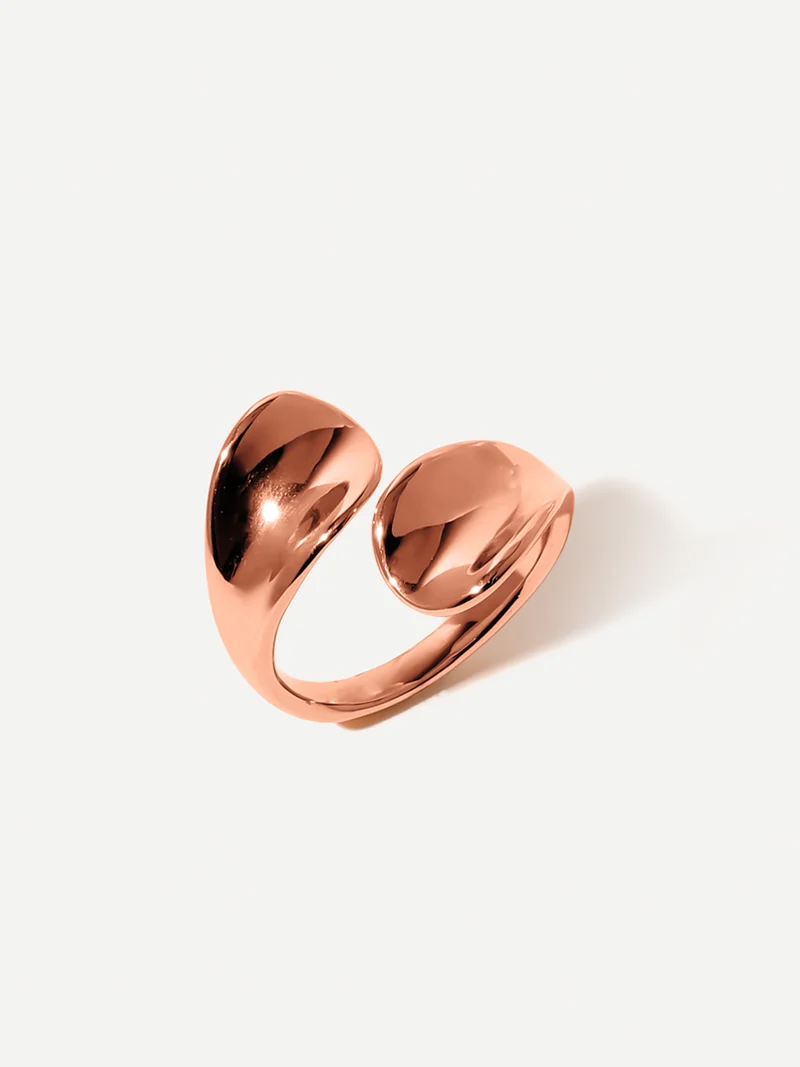 Curved Elegance Ring