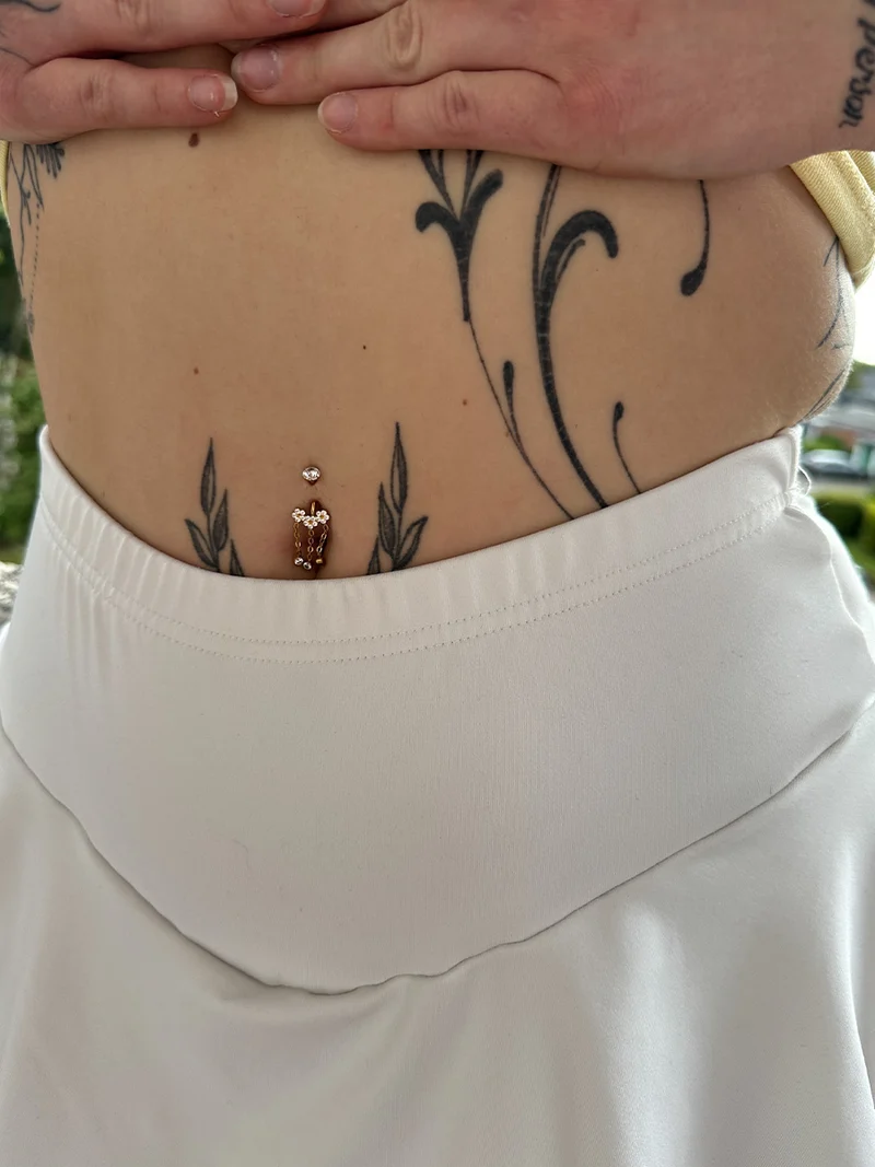 Blooming Glow Titan Bauchnabelpiercing