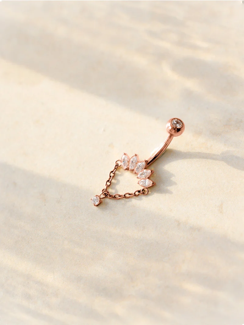 Gleaming Spark Titan Bauchnabelpiercing