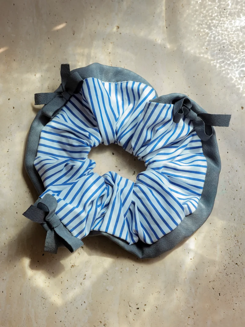 Bow Dream Navy-striped Scrunchie