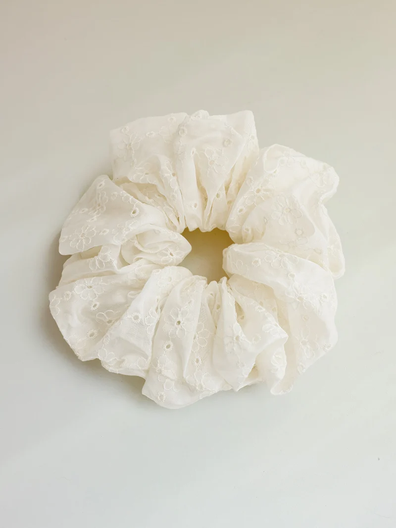 Puffy Lace Scrunchie White