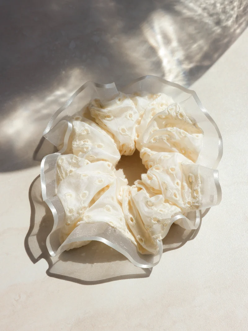 Honey Lace Scrunchie White