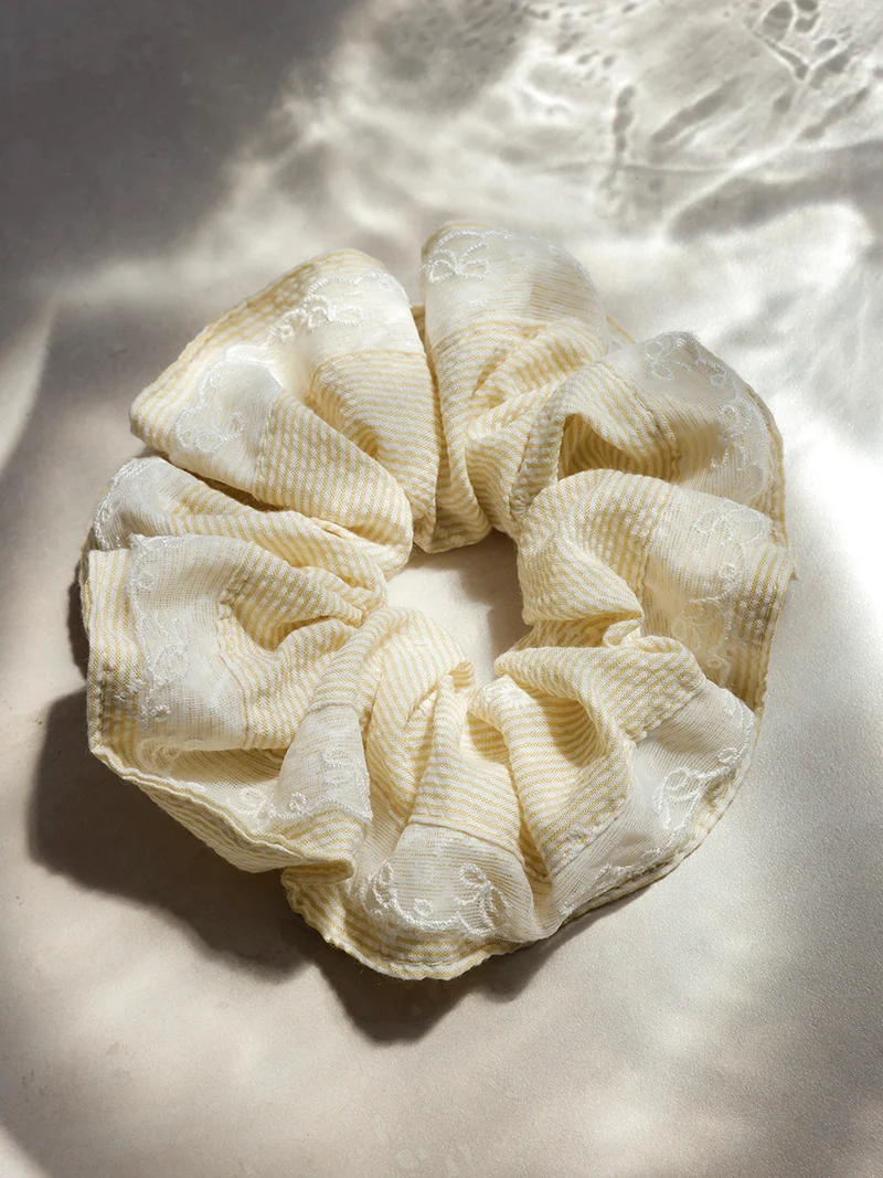 Lace Bow Scrunchie Light Yellow