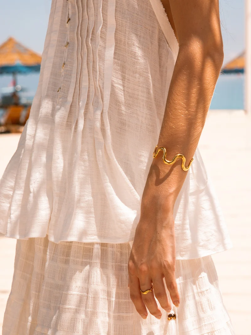 Elegance Wave Armcuff