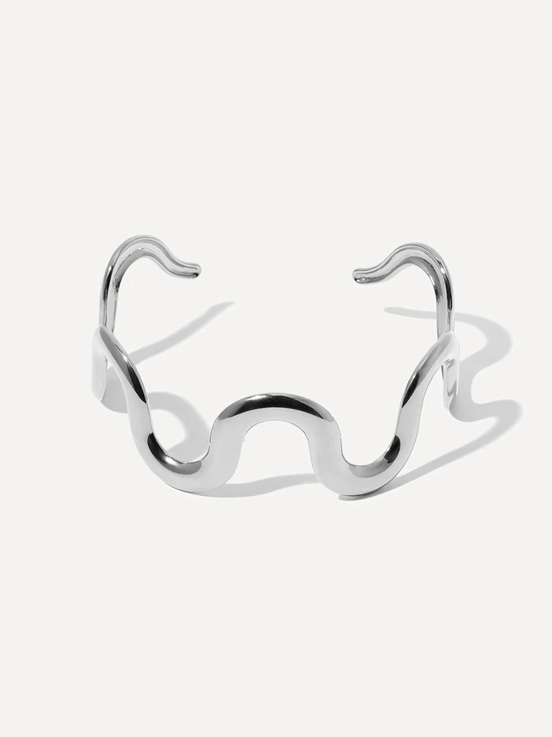 Elegance Wave Armcuff