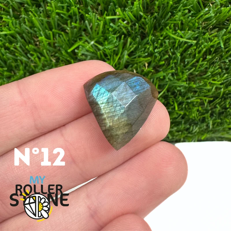 Freiform-Facettenschliff-Labradorit-Cabochon 5A