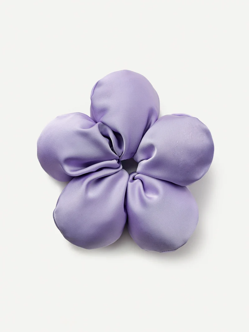 Cream Blossom Scrunchie