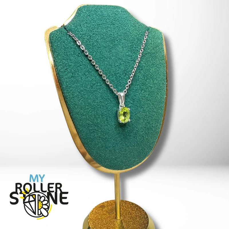 Ovaler Peridot-Solitär-Anhänger
