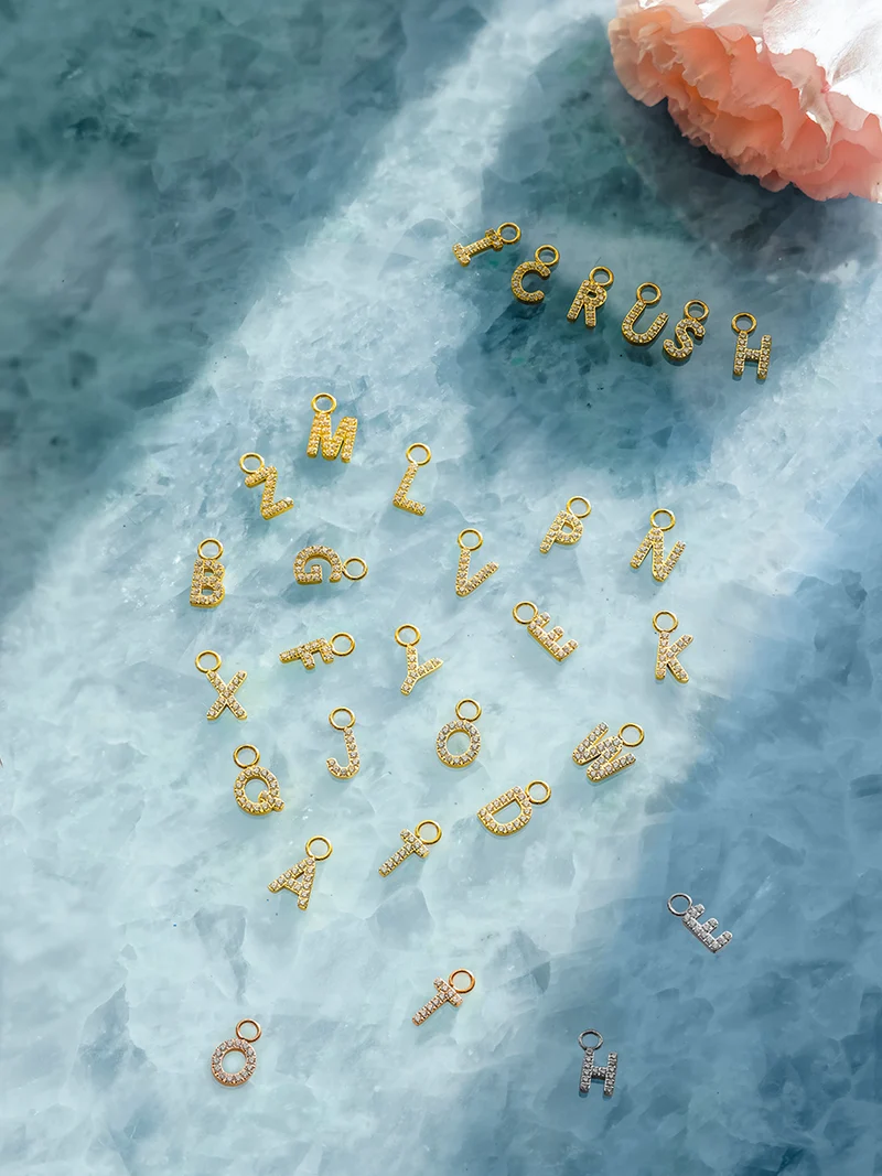 Dazzling Letter Ohrring-Charms