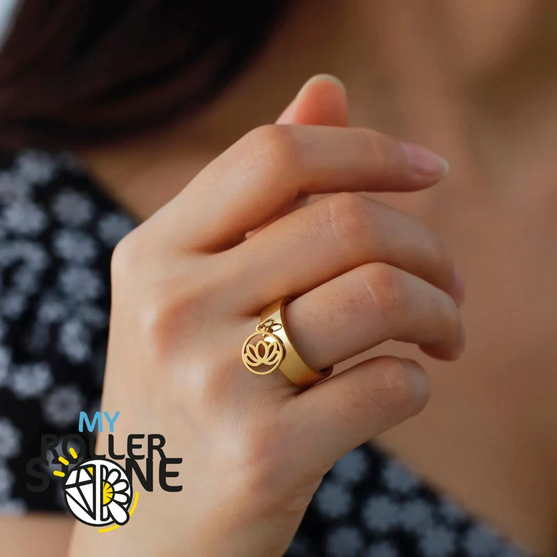 Lotusblüten-Charm-Ring