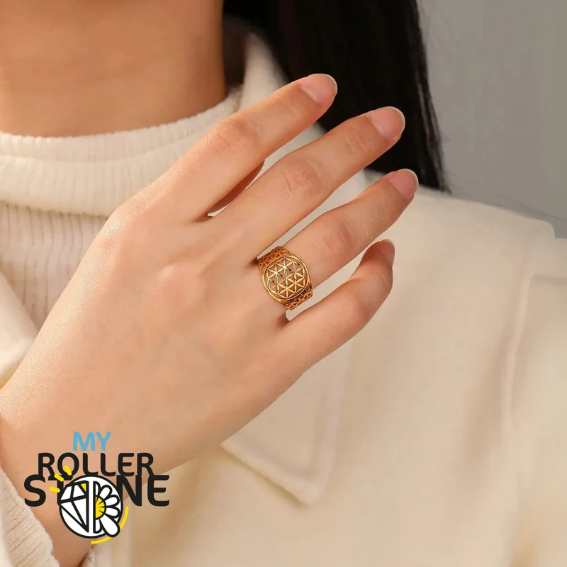 Ring „Blume des Lebens“.