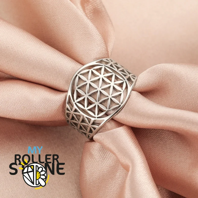 Ring „Blume des Lebens“.