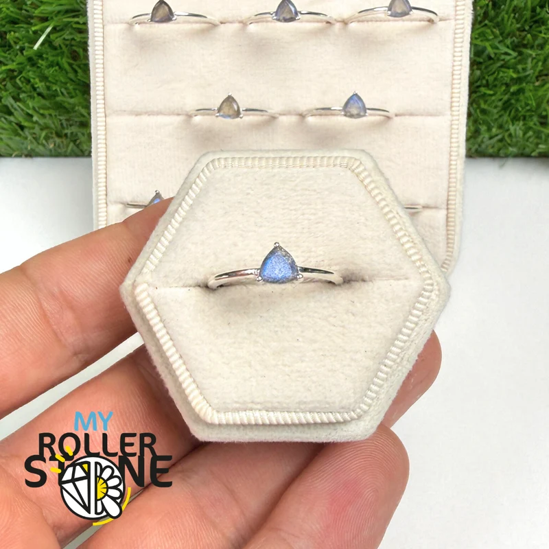 Trillon Labradorit-Solitärring aus 925er Sterlingsilber (4 Größen)