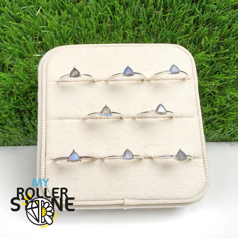 Trillon Labradorit-Solitärring aus 925er Sterlingsilber (4 Größen)