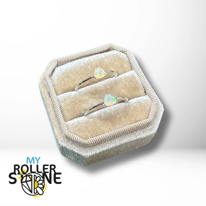 Trillon Solitärring mit äthiopischem Opal (4 Größen)