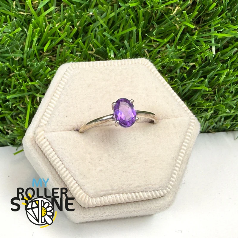 Ovaler Amethyst-Solitärring aus 925er Sterlingsilber (4 Größen)