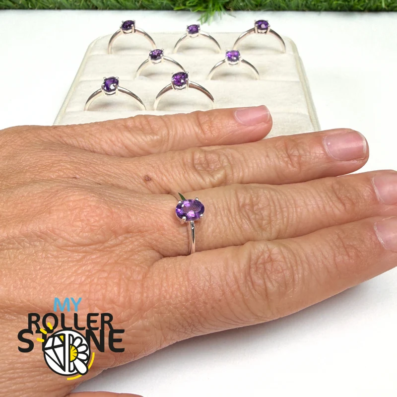 Ovaler Amethyst-Solitärring aus 925er Sterlingsilber (4 Größen)