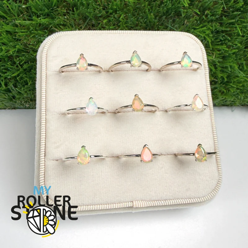 Birnenförmiger äthiopischer Opal-Solitärring (4 Größen)