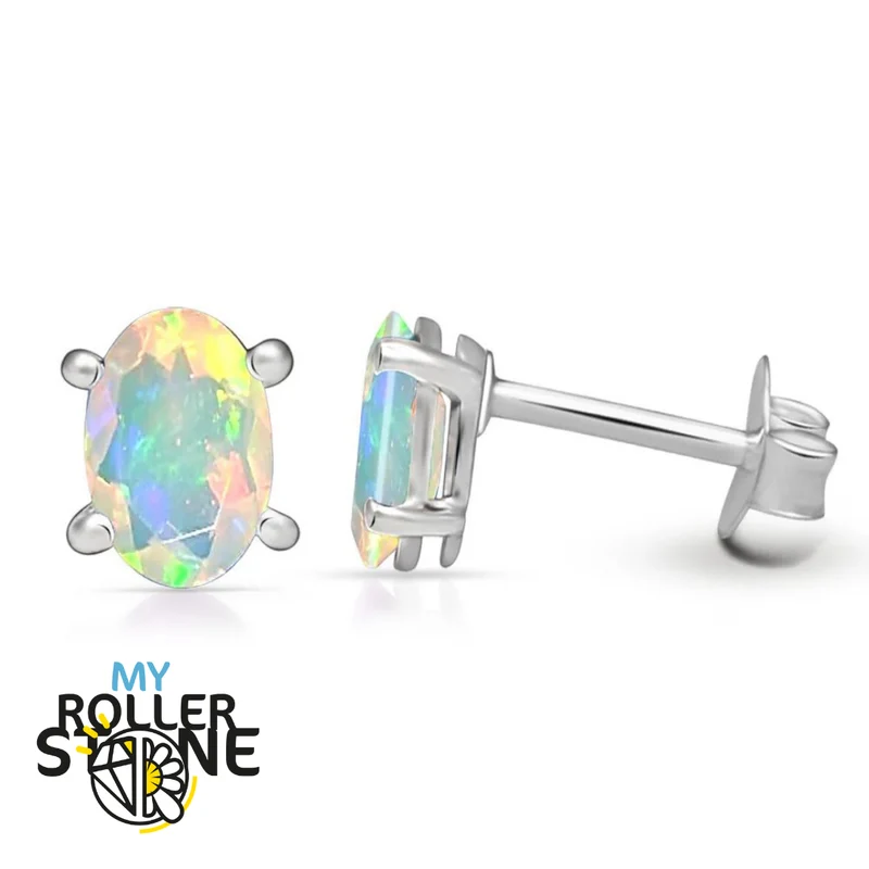 Ovale Ohrringe aus äthiopischem Opal, 6 x 4 mm