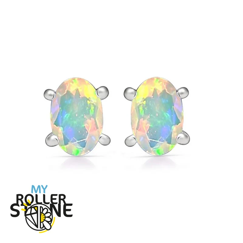 Ovale Ohrringe aus äthiopischem Opal, 6 x 4 mm