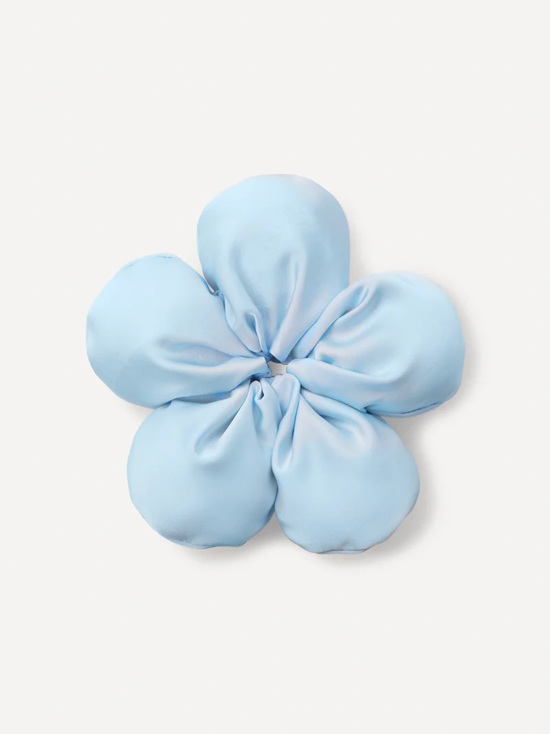 Cream Blossom Scrunchie