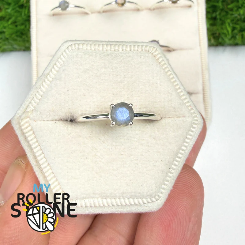 Runder facettierter Labradorit-Solitärring (4 Größen)