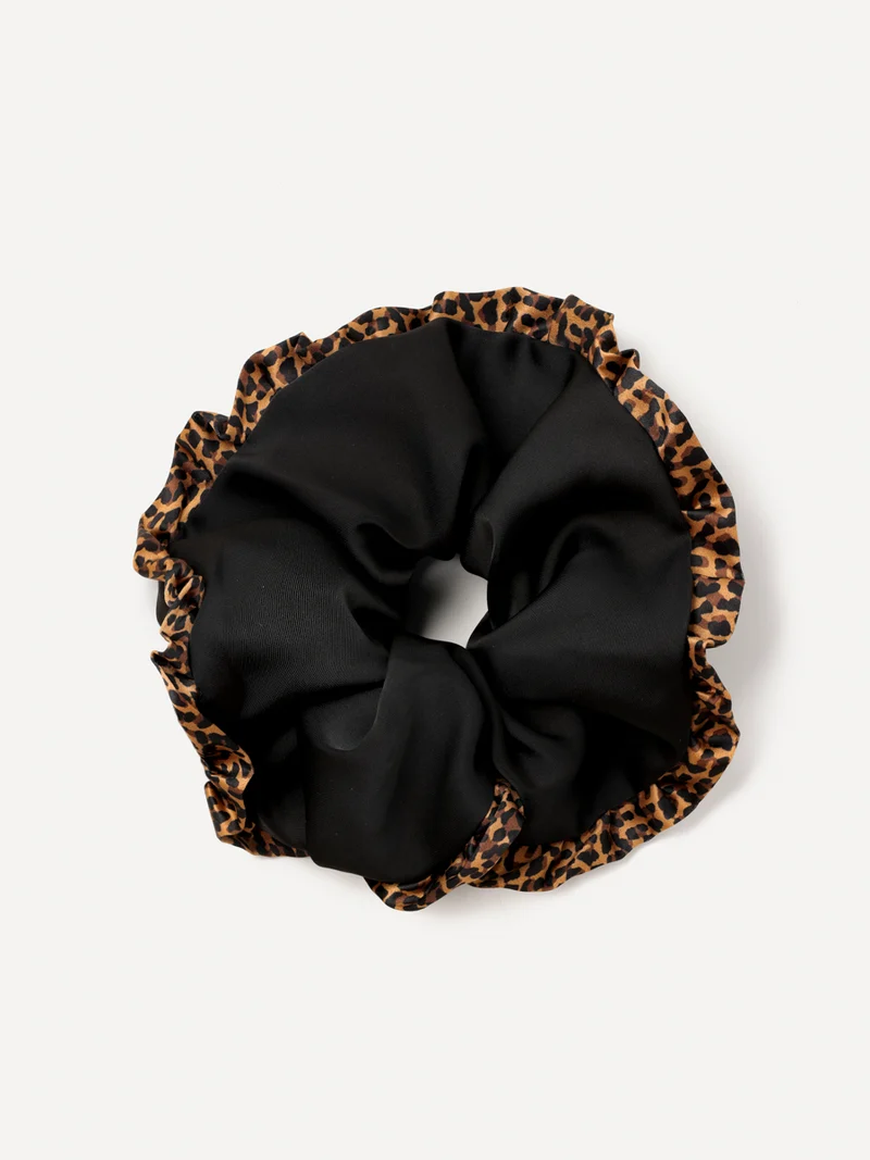 Chic Charm Leopard Scrunchie