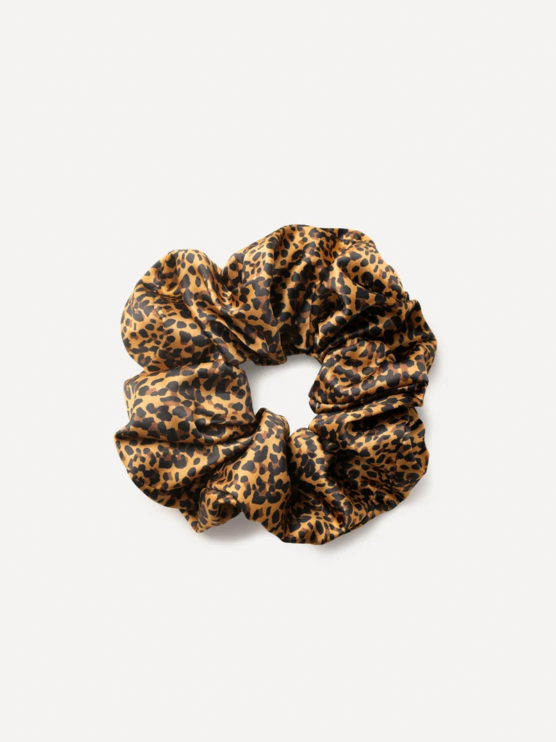 Chic Beauty Leopard Scrunchie