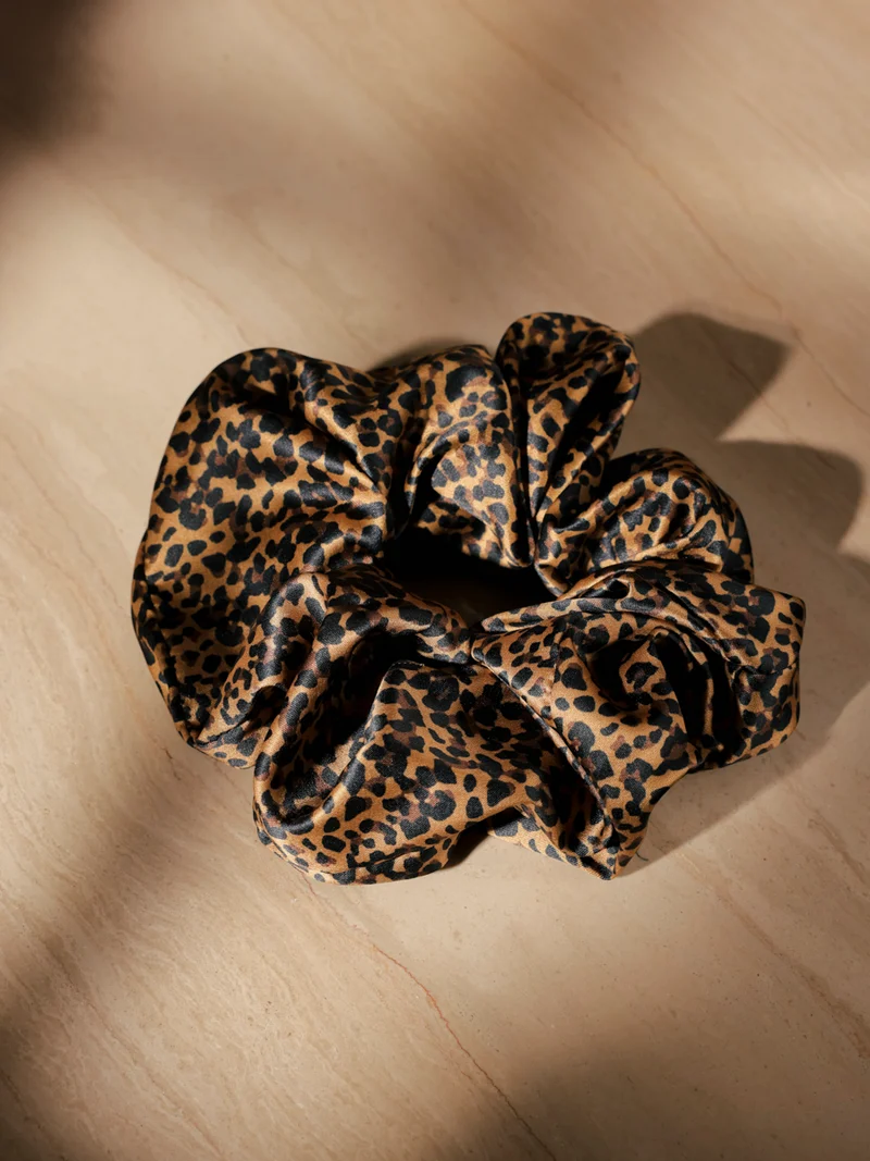 Chic Beauty Leopard Scrunchie