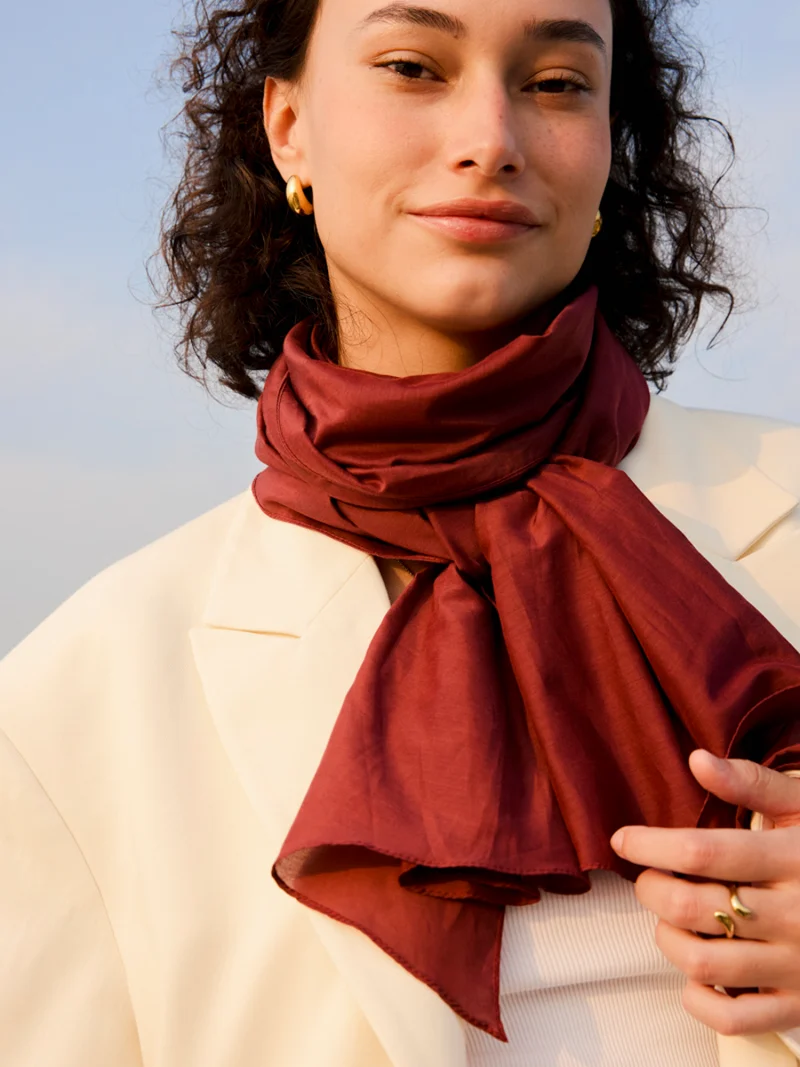 Pure Essence Dark Red Schal
